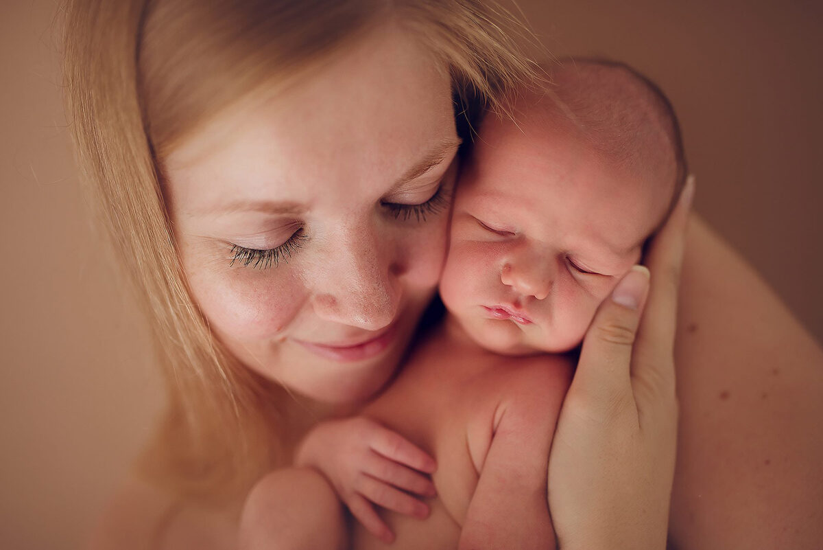 Jaundzimušo fotosesija ar ģimeni